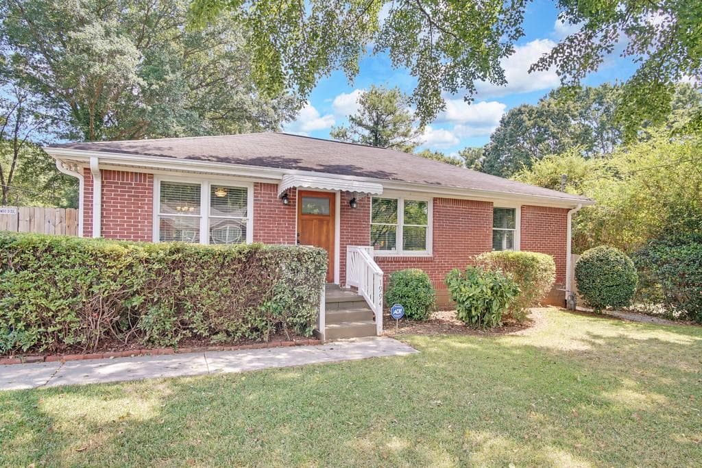 3 bedroom, 1 bathroom, 1,107 sq ft single family residence sold at 1994 Willa Way, Decatur, GA 30032