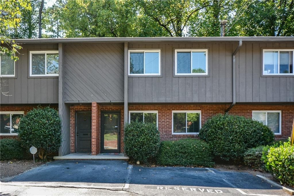 3 bedroom, 2 bathroom, 1,172 sq ft townhouse sold at 1612 Briarcliff Road 4, Atlanta, GA 30306