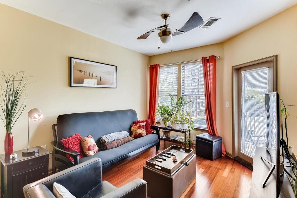 1 bedroom, 1 bathroom, 696 sq ft condominium sold at 898 OAK Street 3223, Atlanta, GA 30310