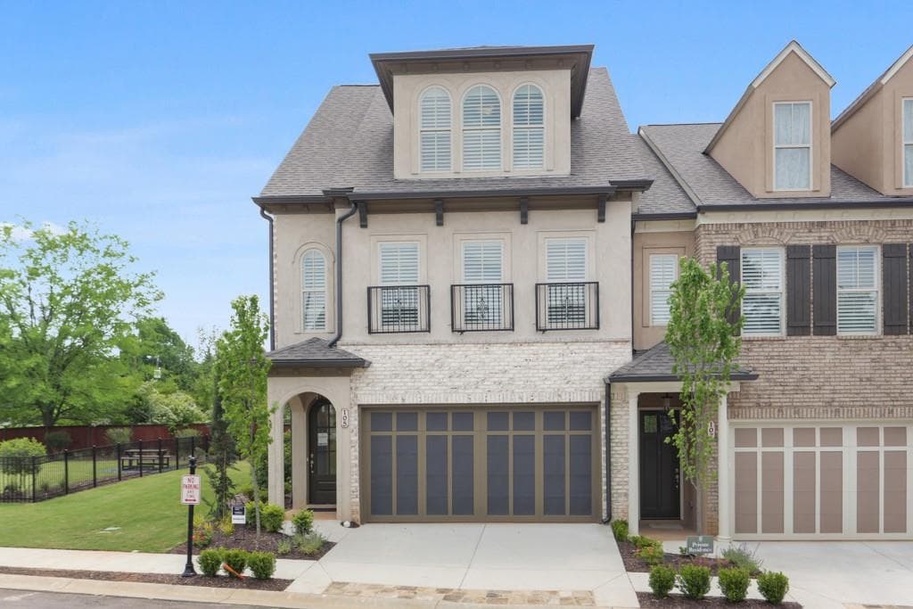 105 Via Roma, Woodstock, GA 30188 — most recent listing photo