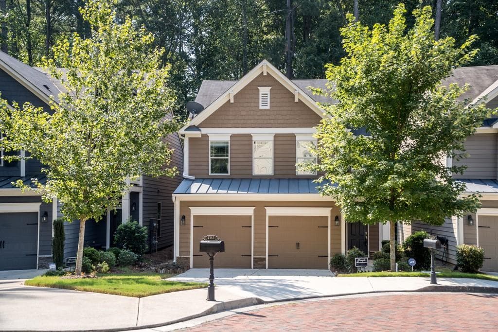 3 bedroom, 3 bathroom, 1,780 sq ft single family residence sold at 2343 WHISPERING Drive, Kennesaw, GA 30144