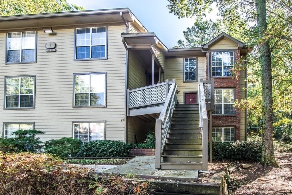2 bedroom, 2 bathroom, 1,344 sq ft condominium sold at 1358 Weatherstone Way, Atlanta, GA 30324