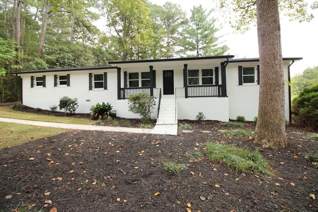 4 bedroom, 3 bathroom, 2,500 sq ft single family residence sold at 10 Valley Forest Lane, Smyrna, GA 30082