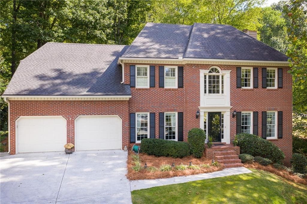 5 bedroom, 4 bathroom, 4,814 sq ft single family residence sold at 2904 Creekside Point, Marietta, GA 30066