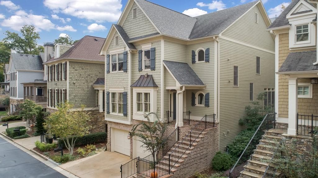 4 bedroom, 4 bathroom, 2,623 sq ft single family residence sold at 1124 NE PARK OVERLOOK Drive, Atlanta, GA 30324
