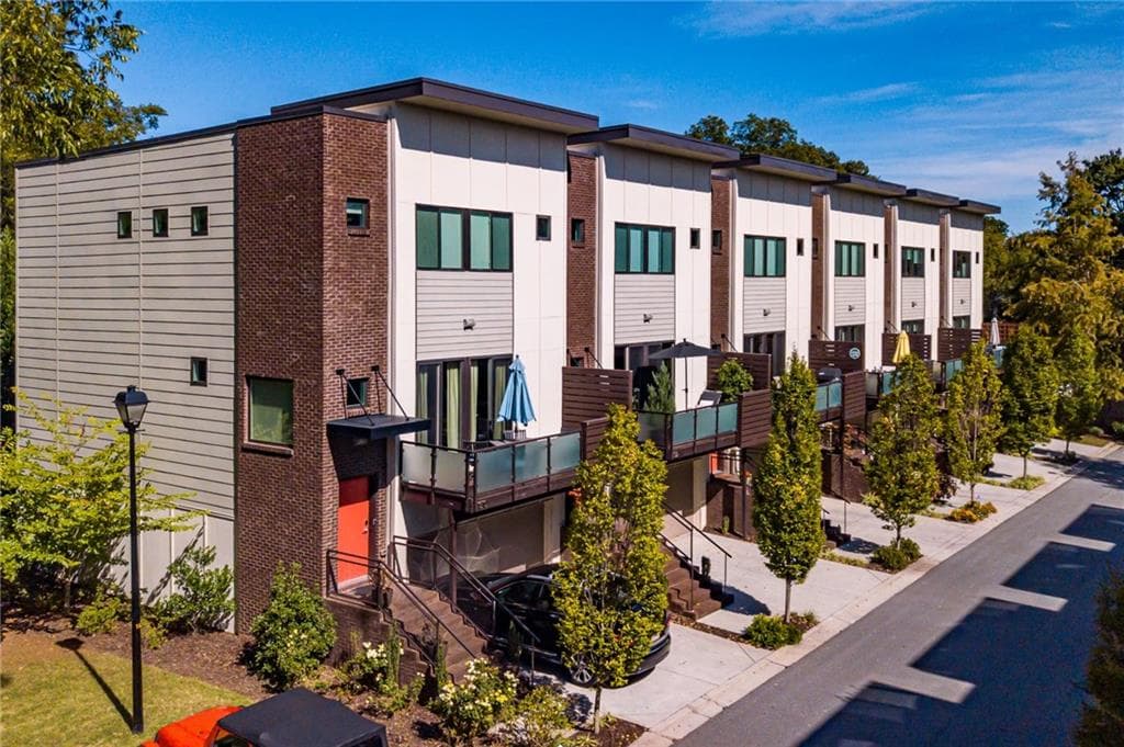 3 bedroom, 4 bathroom, 2,310 sq ft townhouse sold at 1312 Axis Circle 2, Atlanta, GA 30307