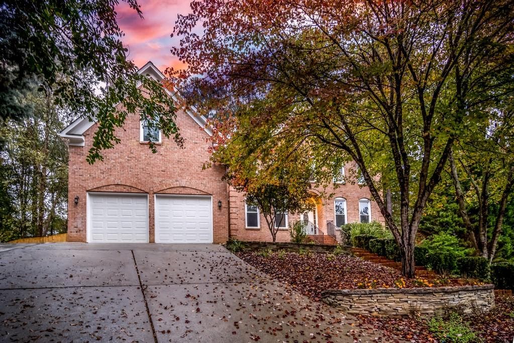 5 bedroom, 5 bathroom, 4,522 sq ft single family residence sold at 855 Heathland Court, Roswell, GA 30075