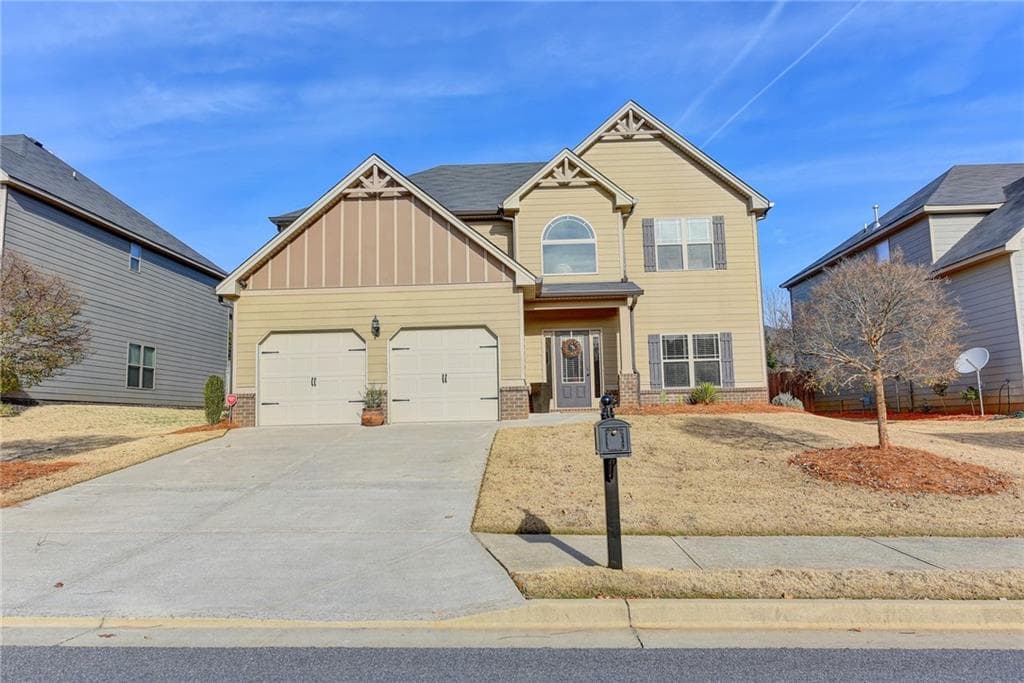 4 bedroom, 3 bathroom, 2,622 sq ft single family residence sold at 1725 WALKING HORSE Trail, Cumming, GA 30041