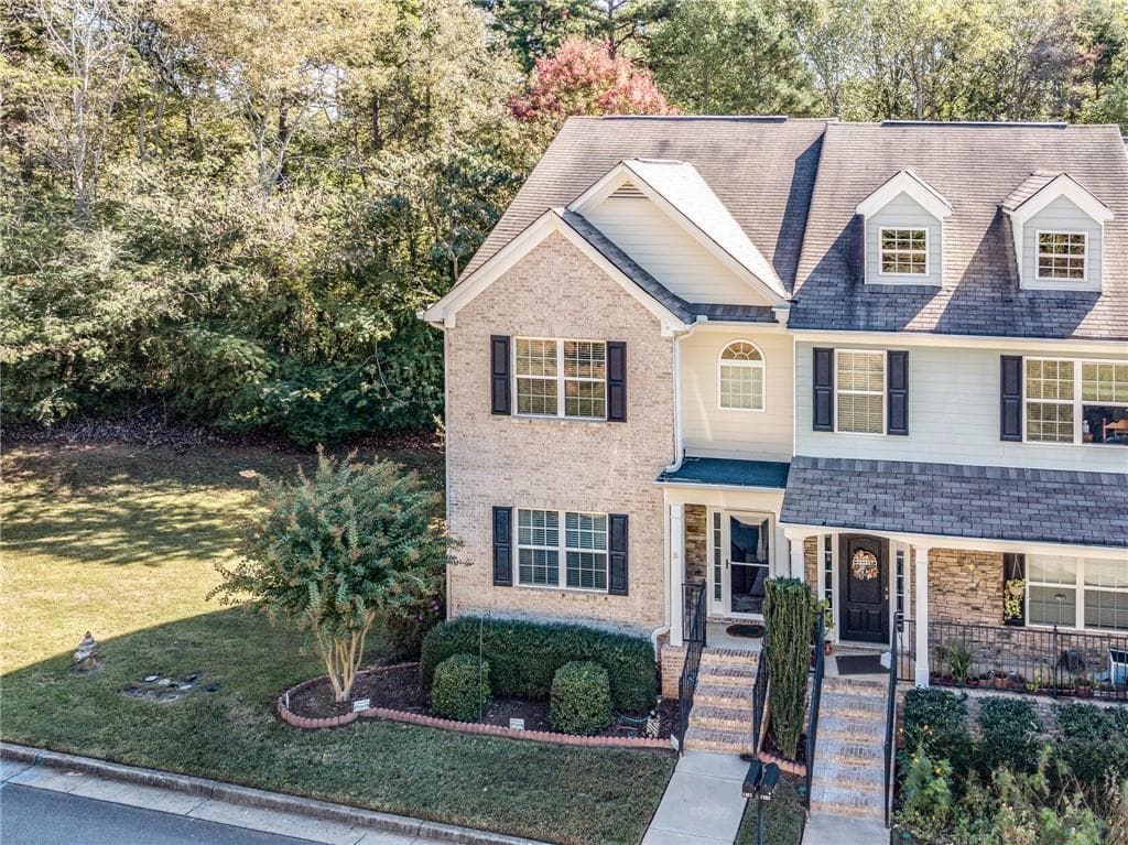 3 bedroom, 3 bathroom, 1,800 sq ft townhouse sold at 1421 Bluff Valley, Gainesville, GA 30504