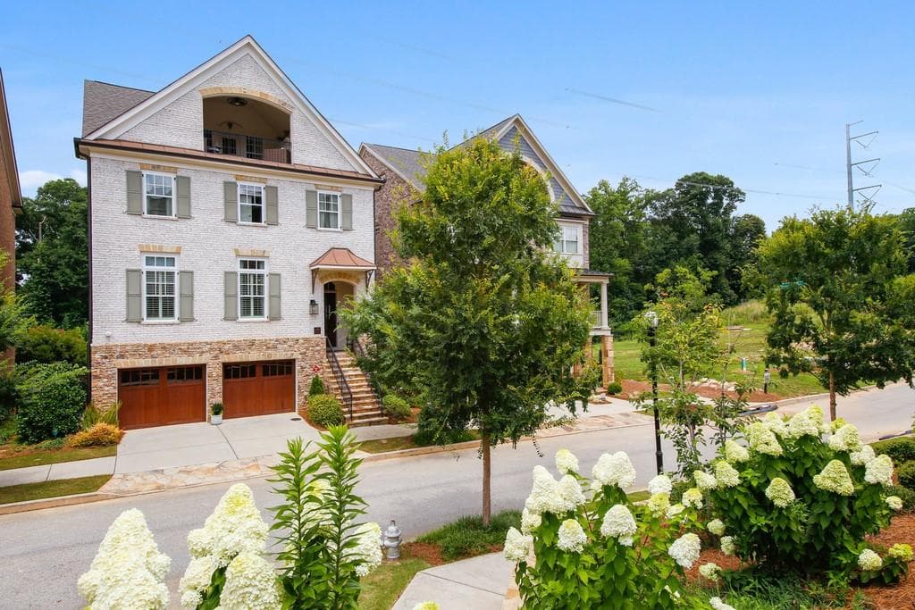 5 bedroom, 6 bathroom, 4,500 sq ft single family residence sold at 2085 BELLRICK Road, Atlanta, GA 30318