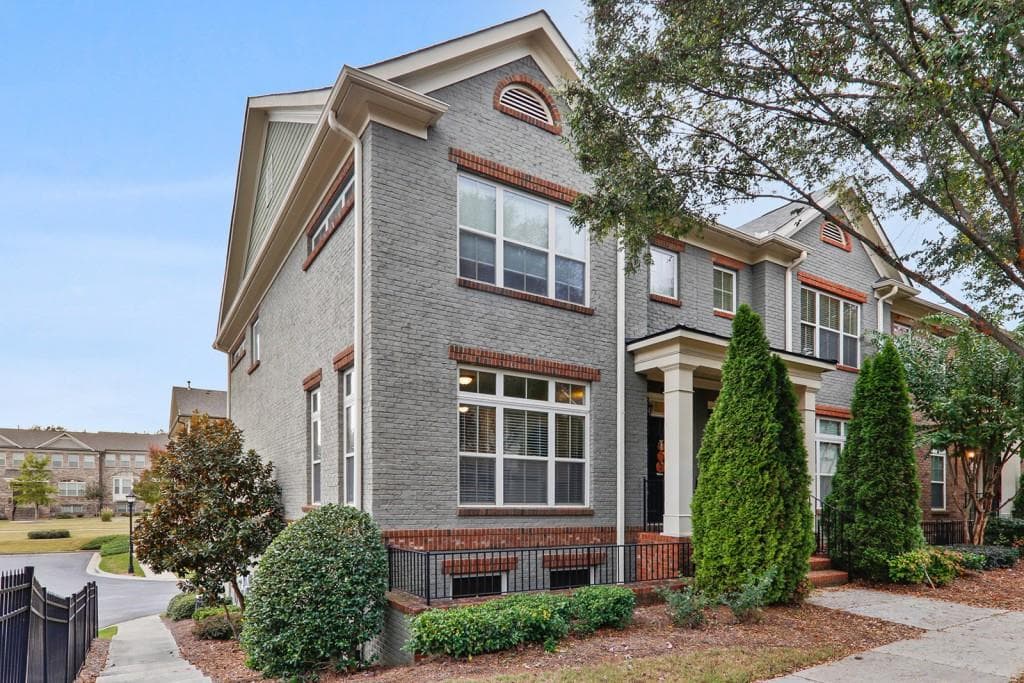 3 bedroom, 4 bathroom, 2,360 sq ft townhouse sold at 4336 Baverton Drive, Suwanee, GA 30024