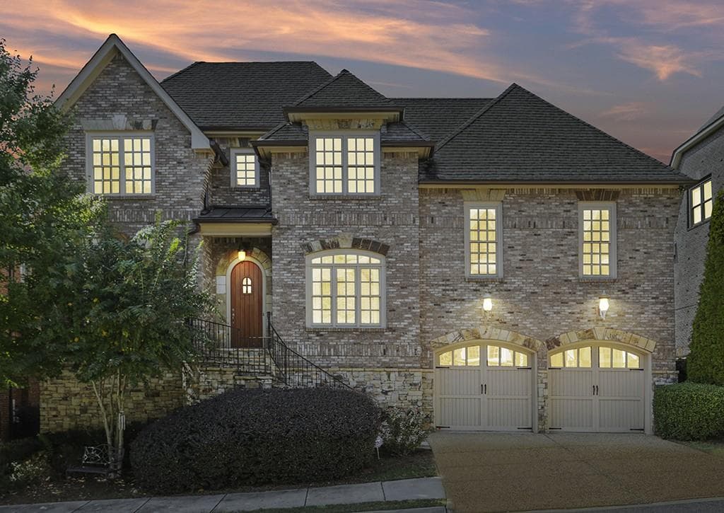 4 bedroom, 5 bathroom, 4,812 sq ft single family residence sold at 1762 Buckhead Lane, Atlanta, GA 30324