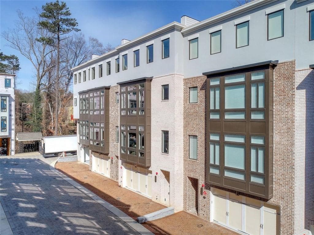 748 Lenox Lane, Atlanta, GA 30324 — most recent listing photo