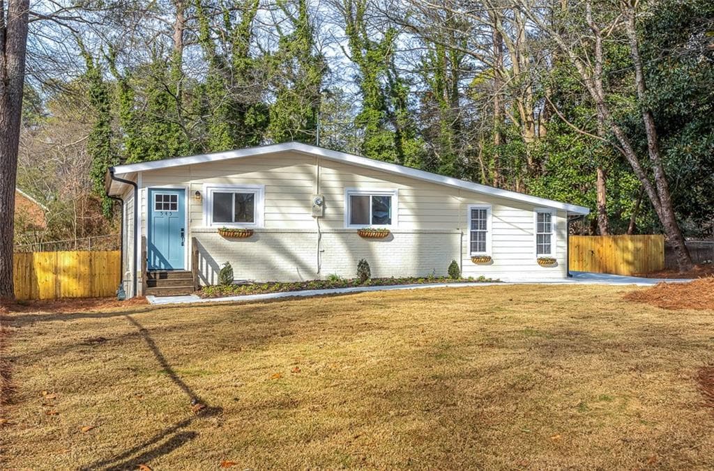 3 bedroom, 2 bathroom, 1,600 sq ft single family residence sold at 545 Cobb Circle, Smyrna, GA 30082
