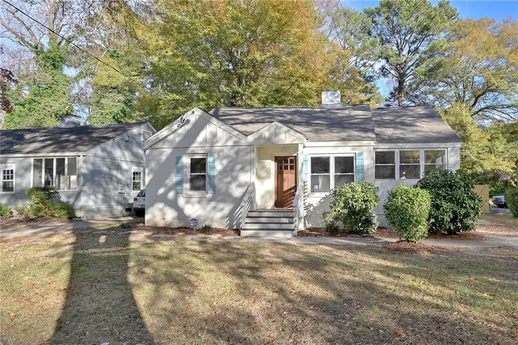 3 bedroom, 2 bathroom, 1,400 sq ft single family residence sold at 1814 S Gordon Street, Atlanta, GA 30310