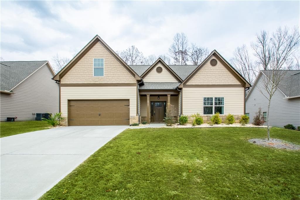 4 bedroom, 3 bathroom, 2,500 sq ft single family residence sold at 6547 Teal Trail Drive, Flowery Branch, GA 30542