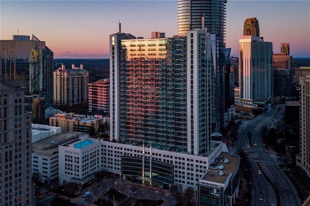 2 bedroom, 2 bathroom, 1,238 sq ft condominium sold at 3324 Peachtree Road 1905, Atlanta, GA 30326