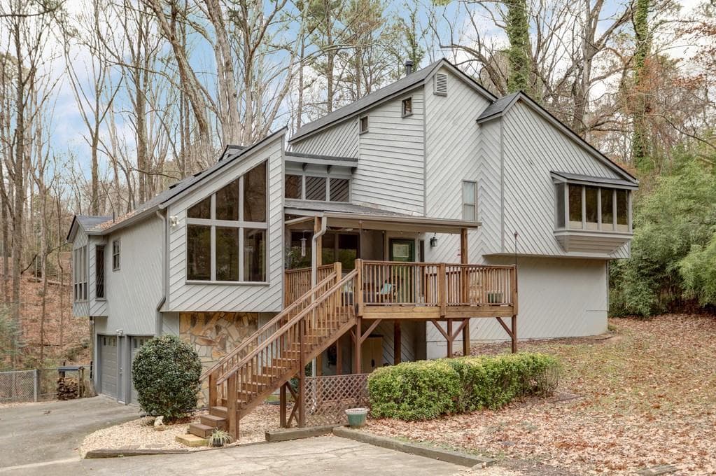 3 bedroom, 3 bathroom, 2,148 sq ft single family residence sold at 250 Brandenburgh Circle, Roswell, GA 30075