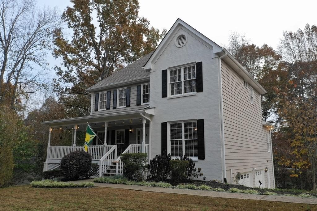 3 bedroom, 4 bathroom, 3,114 sq ft single family residence sold at 2615 Stratfield Drive, Cumming, GA 30041