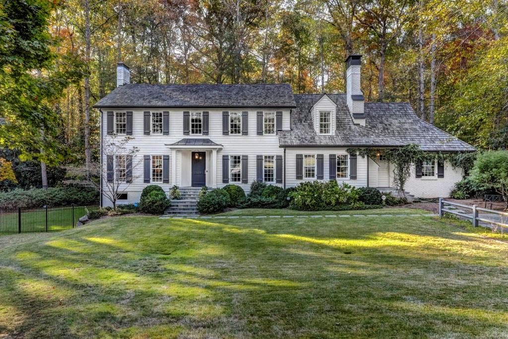 5 bedroom, 5 bathroom, 4,889 sq ft single family residence sold at 663 Carriage Way, Atlanta, GA 30327