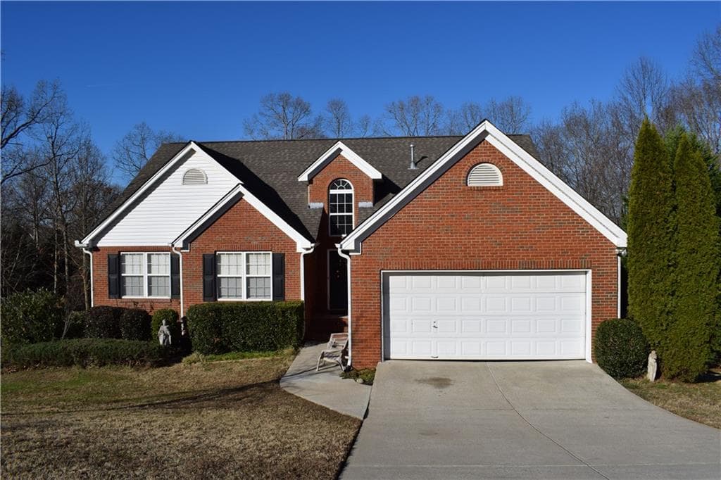 3 bedroom, 2 bathroom single family residence sold at 3934 Celtic Court, Gainesville, GA 30507