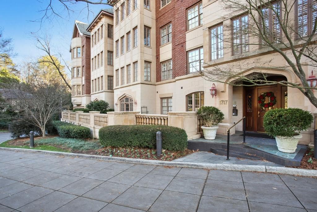 2 bedroom, 2 bathroom, 2,020 sq ft condominium sold at 1717 N Decatur Road 108, Atlanta, GA 30307