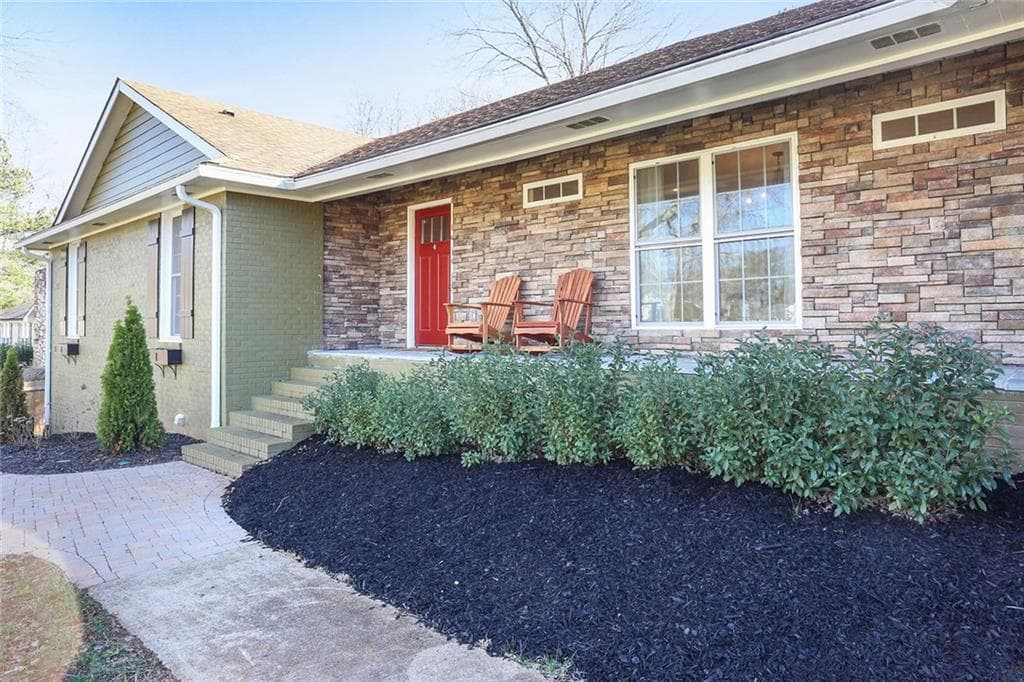 240 Saddle Horn Circle, Roswell, GA 30076 — most recent listing photo