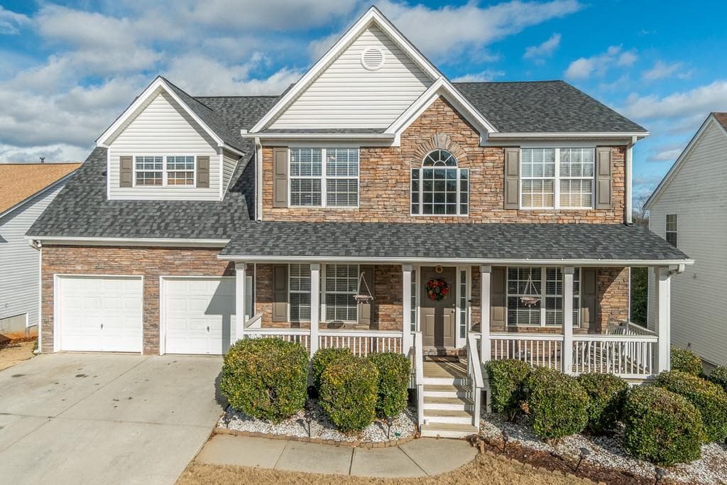 4 bedroom, 4 bathroom, 2,880 sq ft single family residence sold at 3995 CRESCENT WALK Lane, Suwanee, GA 30024