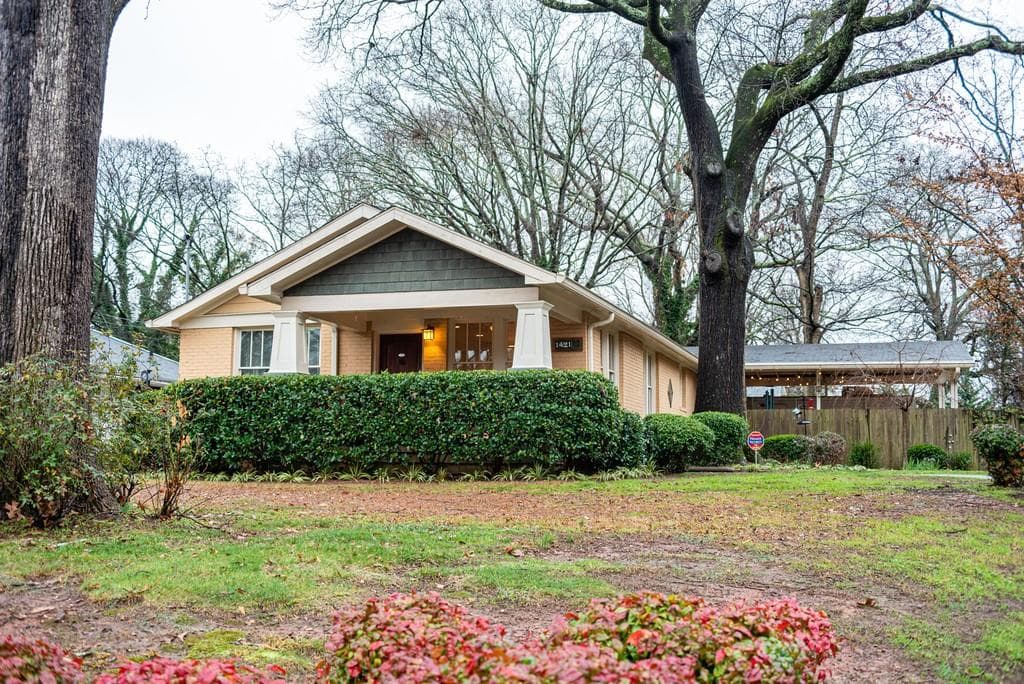 3 bedroom, 2 bathroom, 1,484 sq ft single family residence sold at 1421 McPherson Avenue, Atlanta, GA 30316