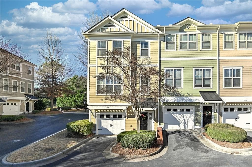 1877 Sterling Oaks Circle, Brookhaven, GA 30319 — most recent listing photo