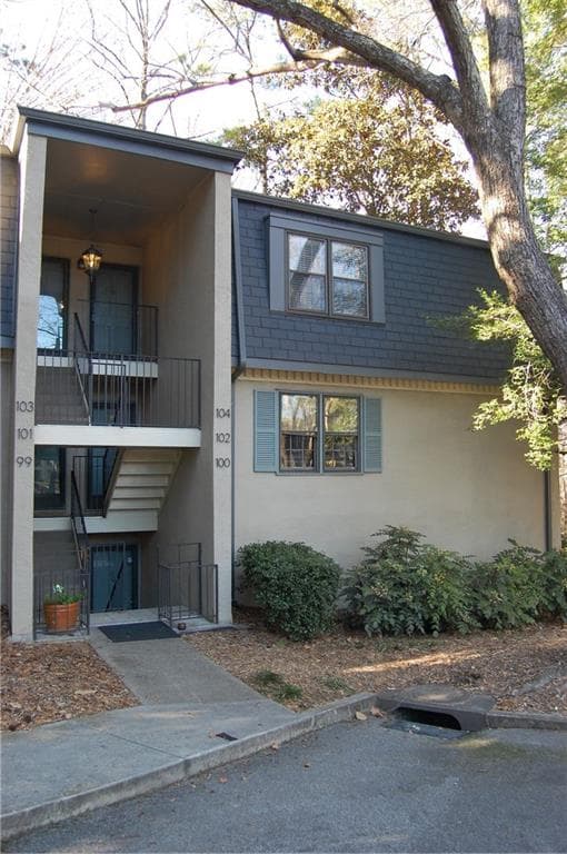 1 bedroom, 1 bathroom, 828 sq ft condominium sold at 104 Rosaire Place, Atlanta, GA 30327