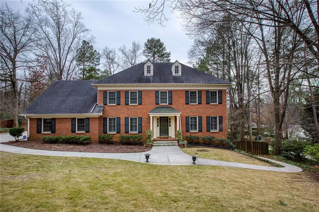 4 bedroom, 5 bathroom, 3,338 sq ft single family residence sold at 195 Northglenn Court, Atlanta, GA 30342