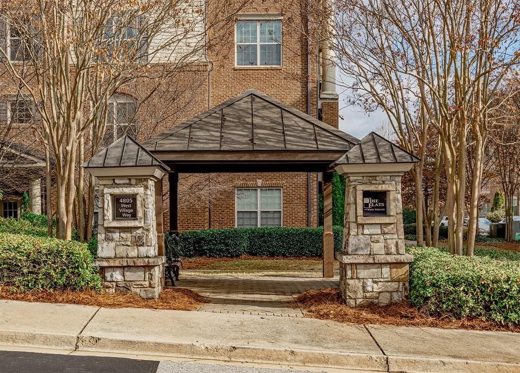 2 bedroom, 2 bathroom, 1,278 sq ft condominium sold at 4805 W Village Way 1410, Smyrna, GA 30080