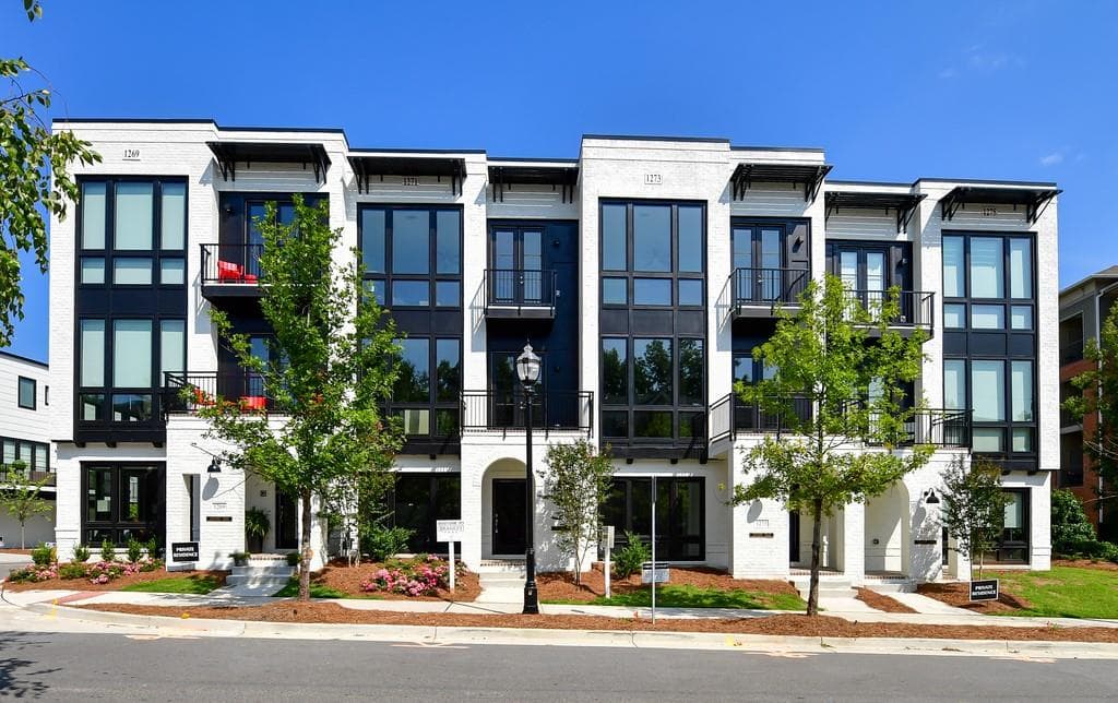 3 bedroom, 4 bathroom townhouse sold at 1270 Appleden Way 18, Brookhaven, GA 30319