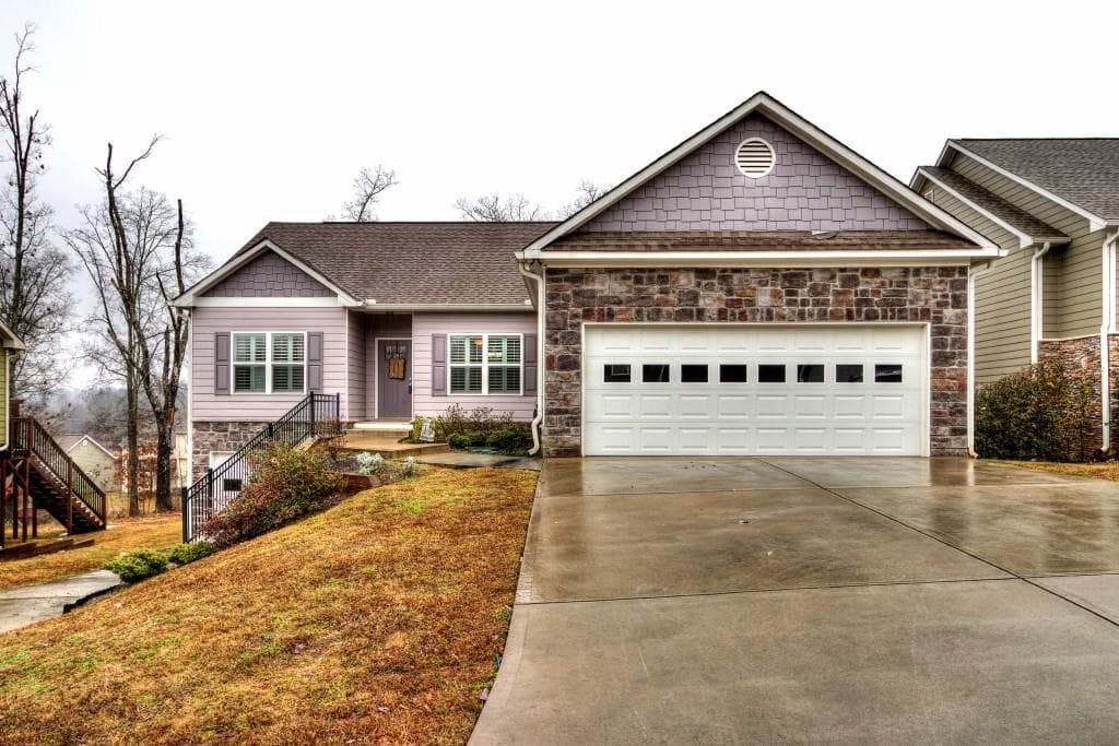 31 Chimney Springs Drive, Cartersville, GA 30120 — most recent listing photo