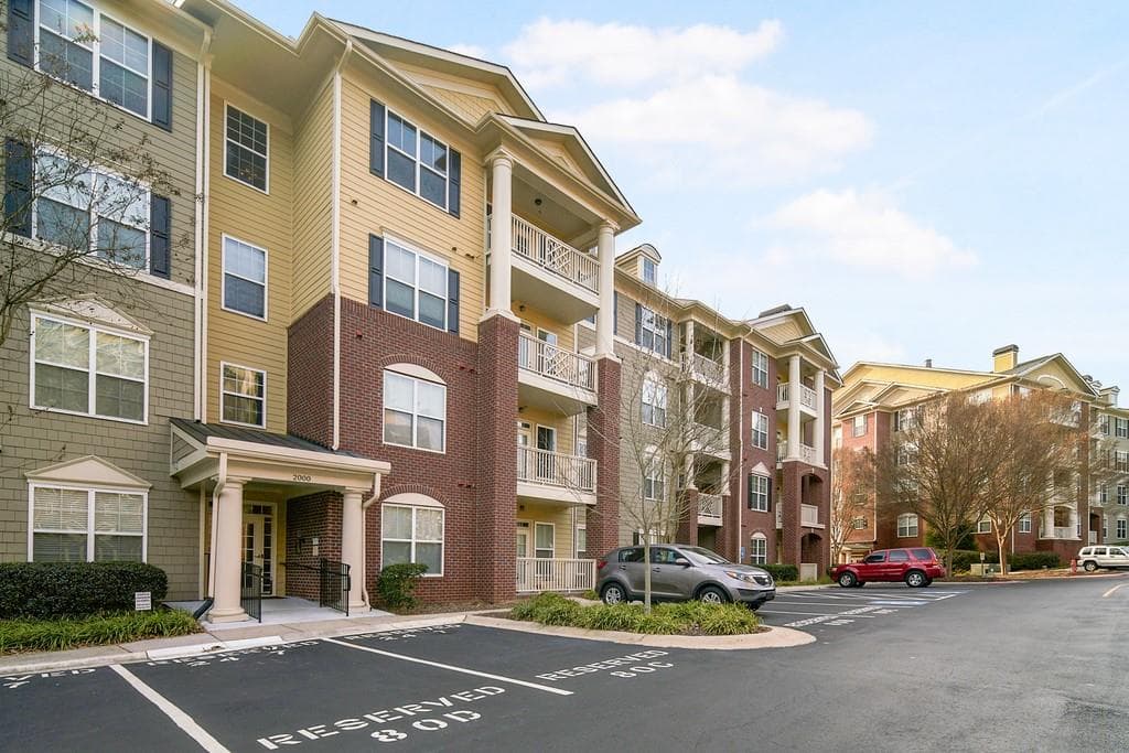 2 bedroom, 2 bathroom, 1,195 sq ft condominium sold at 3150 Woodwalk Drive 2406, Atlanta, GA 30339