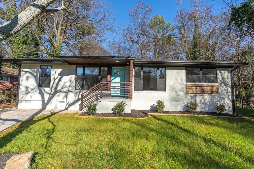 4 bedroom, 2 bathroom, 1,690 sq ft single family residence sold at 1924 Evans Drive, Atlanta, GA 30310