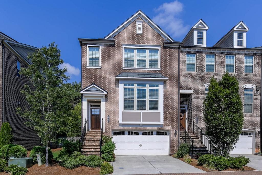 4 bedroom, 4 bathroom, 3,157 sq ft townhouse sold at 1420 WALKER Grove, Atlanta, GA 30329