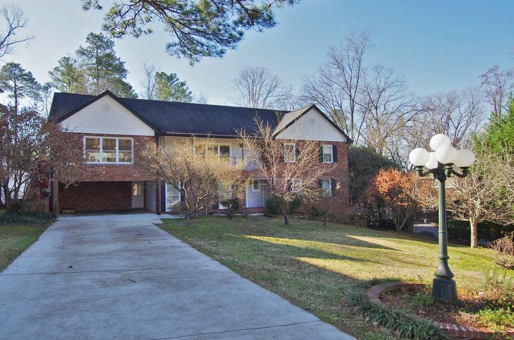 7 bedroom, 5 bathroom, 3,765 sq ft single family residence sold at 240 Danbury Lane, Atlanta, GA 30327