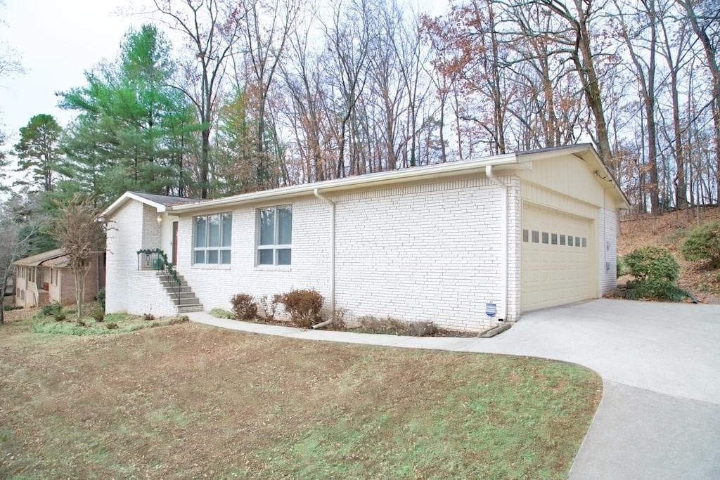 3 bedroom, 2 bathroom, 1,750 sq ft single family residence sold at 1713 Lancaster Drive, Marietta, GA 30066