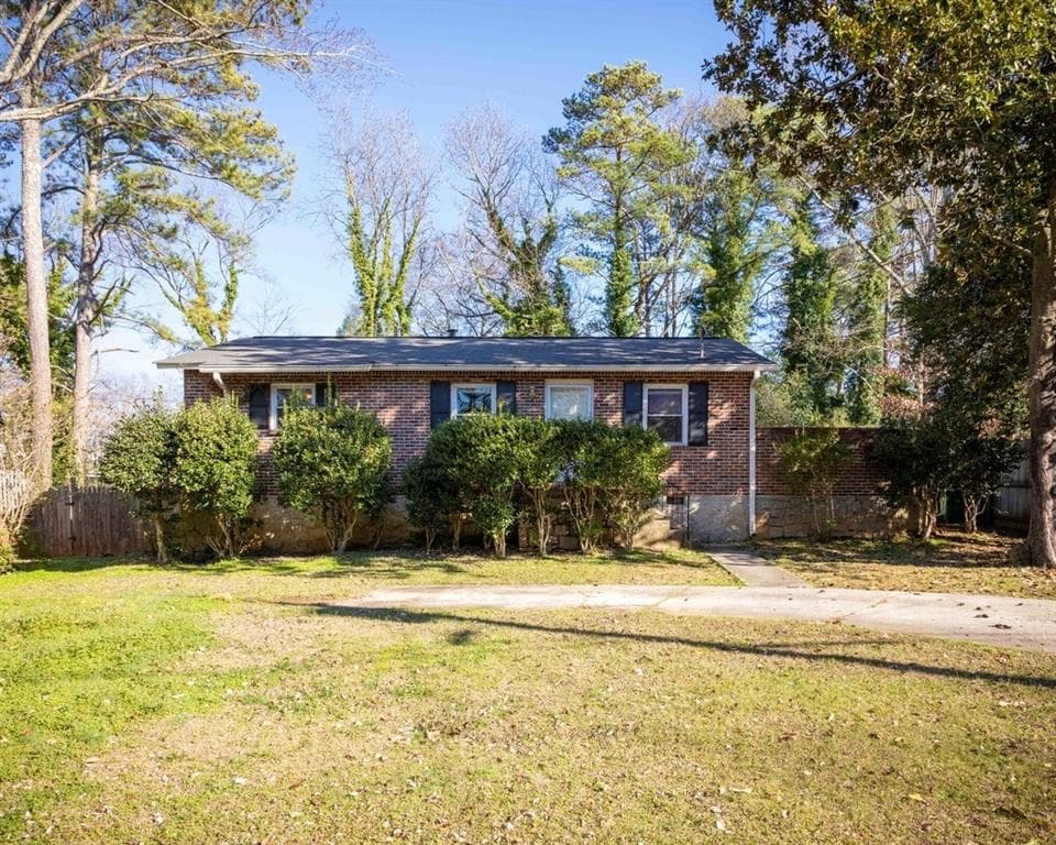 3 bedroom, 1 bathroom, 1,053 sq ft single family residence sold at 1899 Robinhill Court, Tucker, GA 30084