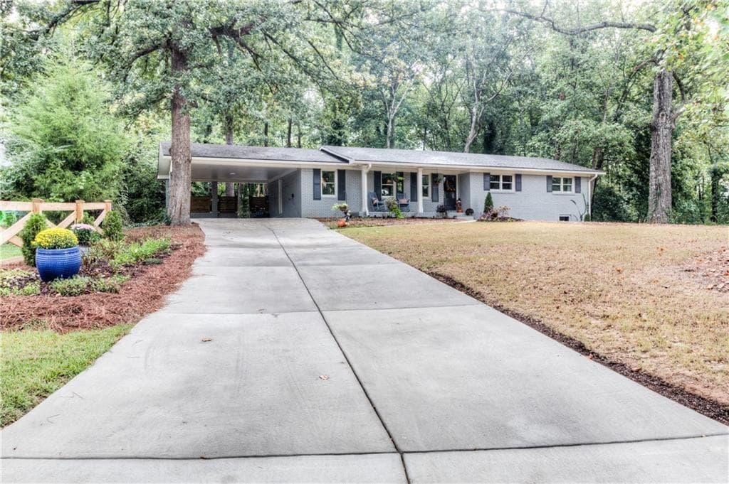 3 bedroom, 2 bathroom, 1,616 sq ft single family residence sold at 1560 S Lake Drive, Marietta, GA 30062
