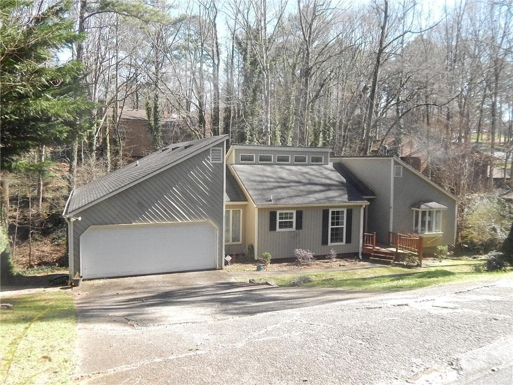 4 bedroom, 3 bathroom, 2,915 sq ft single family residence sold at 3740 Northpoint Drive, Marietta, GA 30062