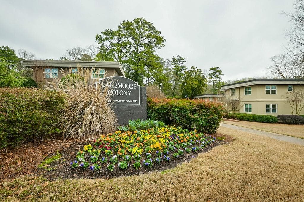 3 bedroom, 3 bathroom, 1,426 sq ft condominium sold at 295 LAKEMOORE Drive A, Atlanta, GA 30342