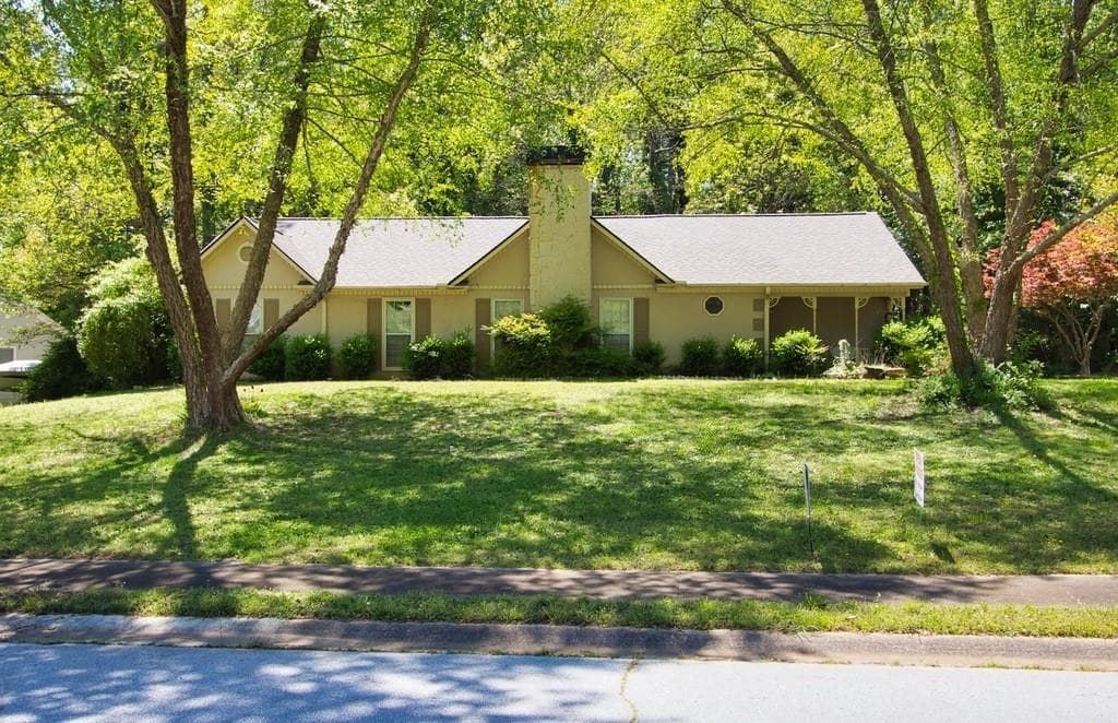 3 bedroom, 2 bathroom, 1,584 sq ft single family residence sold at 261 THE ESPLANADE Way, Loganville, GA 30052