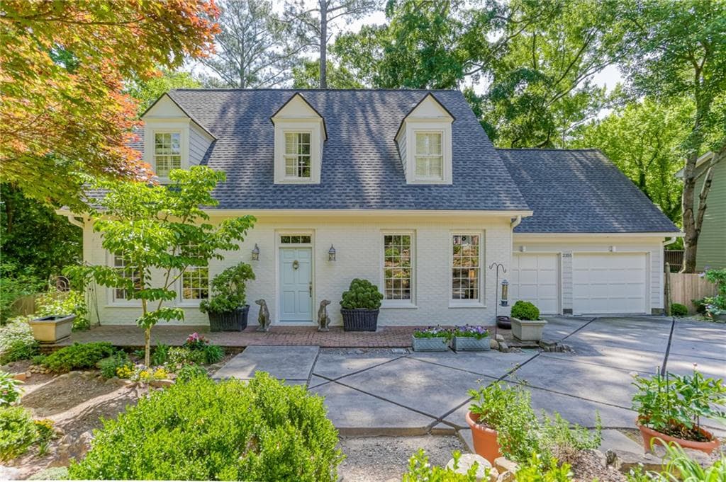 4 bedroom, 4 bathroom, 3,500 sq ft single family residence sold at 2355 Howell Mill Road, Atlanta, GA 30318