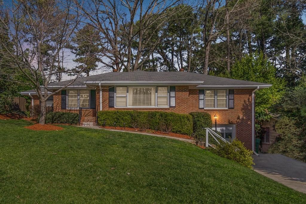 3 bedroom, 3 bathroom, 1,830 sq ft single family residence sold at 1422 Lively Ridge Road, Atlanta, GA 30329