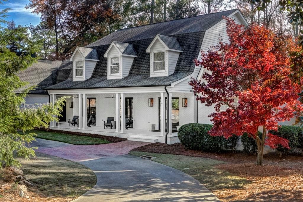 7 bedroom, 8 bathroom single family residence sold at 4585 Club Drive, Atlanta, GA 30319