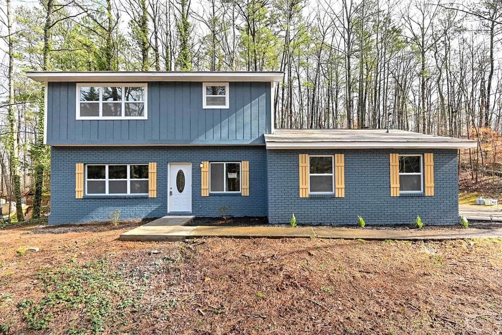 3 bedroom, 3 bathroom, 1,820 sq ft single family residence sold at 2391 Black Oak Drive, Marietta, GA 30066