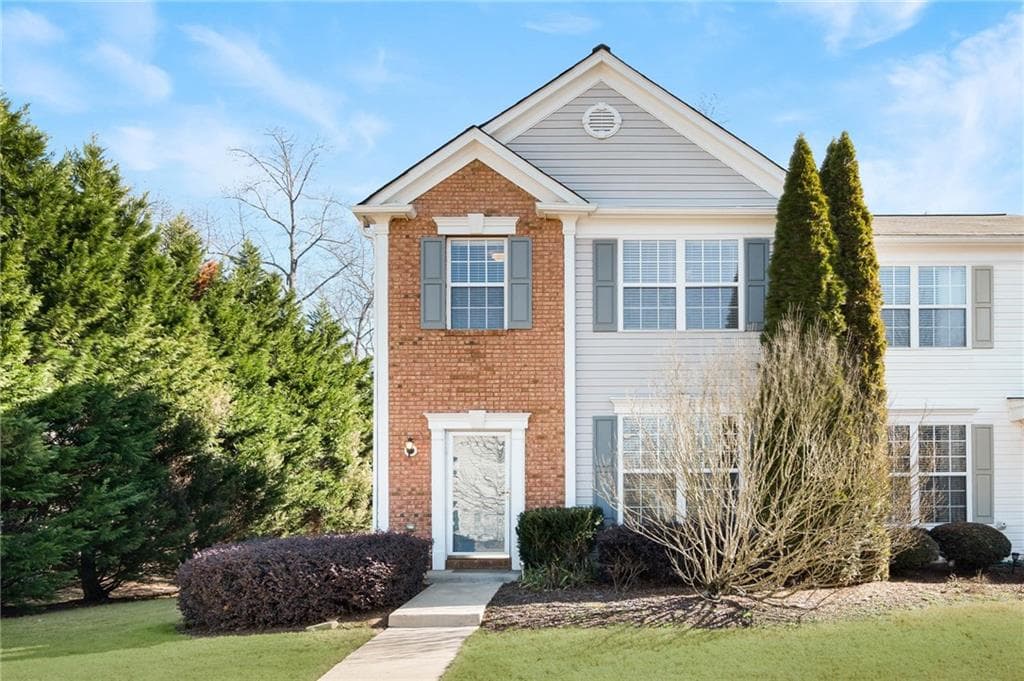 3 bedroom, 3 bathroom, 1,370 sq ft townhouse sold at 13103 Region Trace, Milton, GA 30004